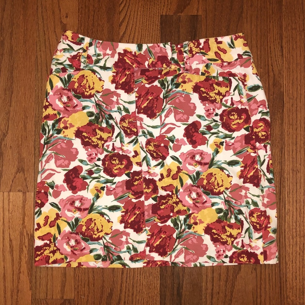 Ann Taylor LOFT Size 2 Flower Skirt